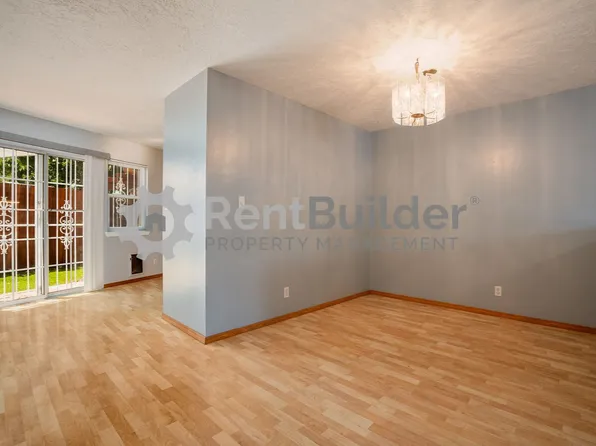 1272 Rosemont Ave NW, Albuquerque, NM 87104