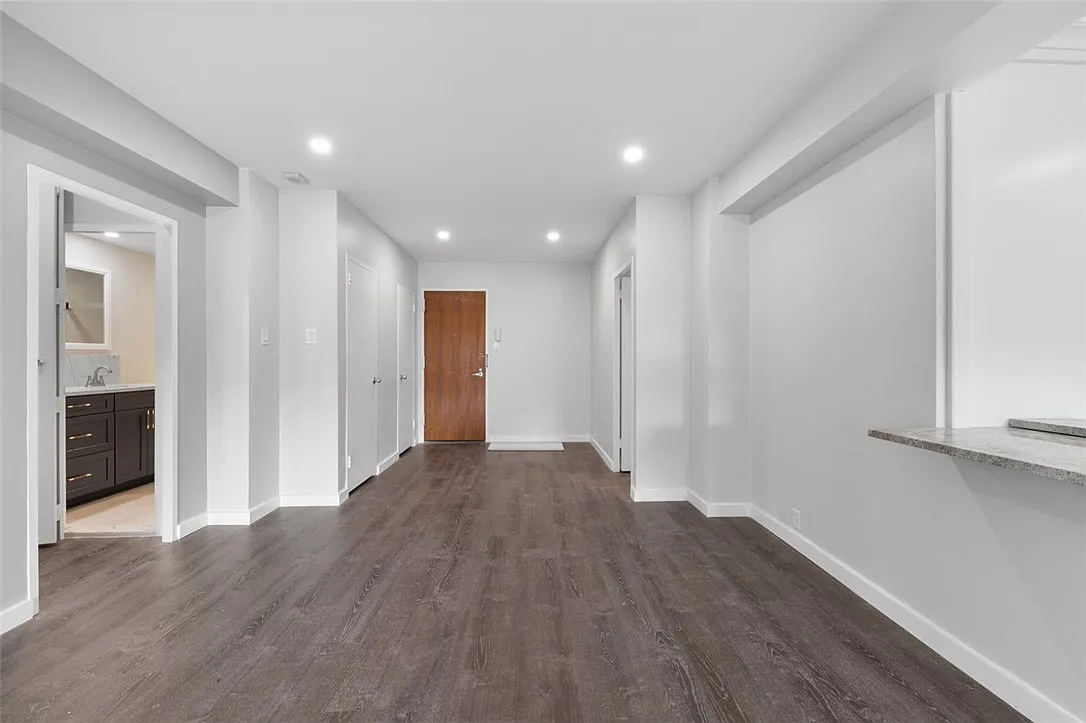 1 bed, 1033 sqft, $1,825 — Photo 2