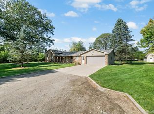 1255 E Buell Rd, Rochester, MI 48306