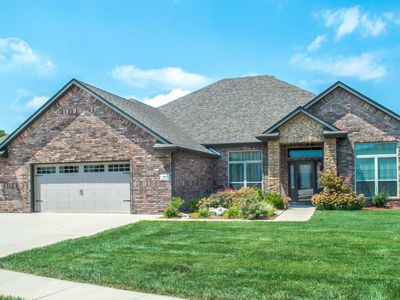 915 Hampton Dr, Centralia, MO, 65240