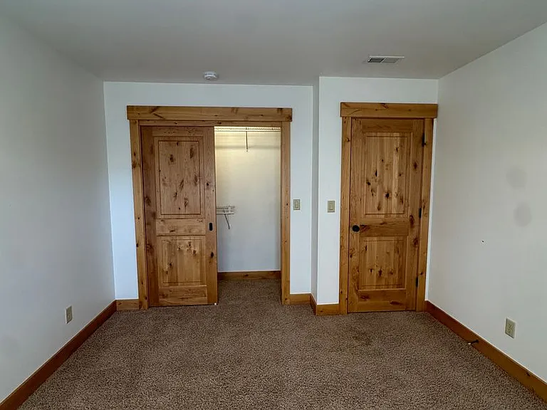 115 NW Mount Washington Dr — Photo 23