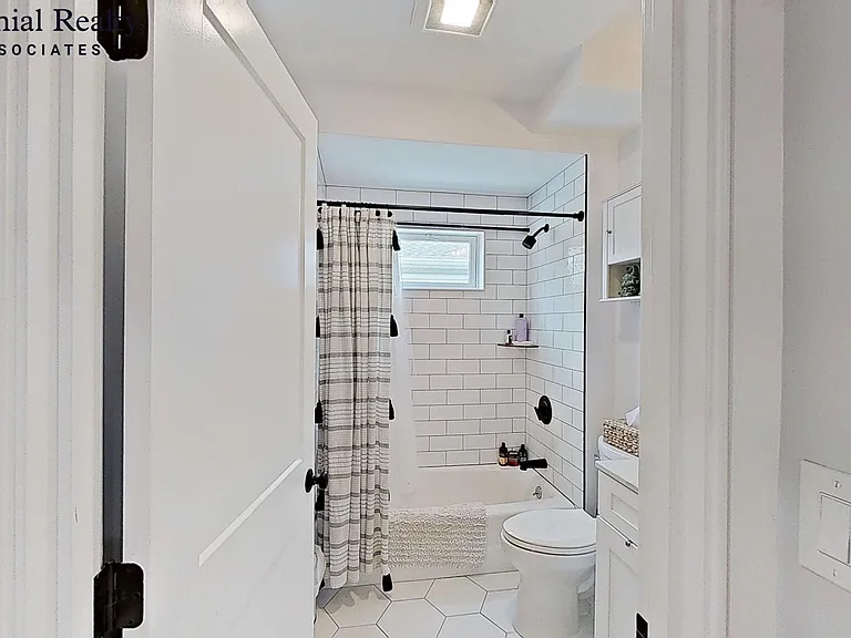 28 Woodrow Ave #2 — Photo 14