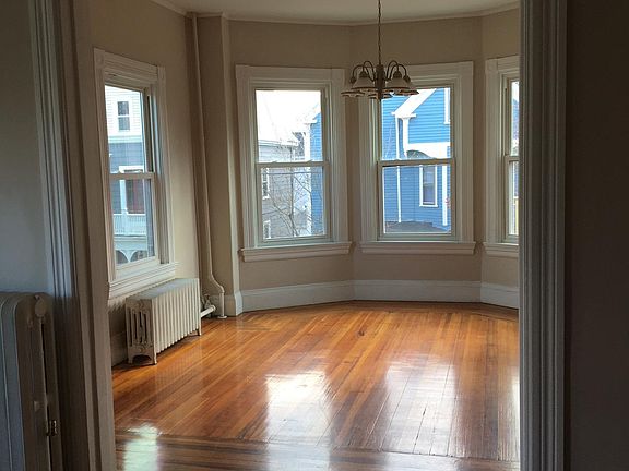 2nd image of 54 E Manning St Floor 3
