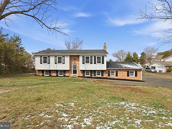 2nd image of 81 Olde Concord Rd