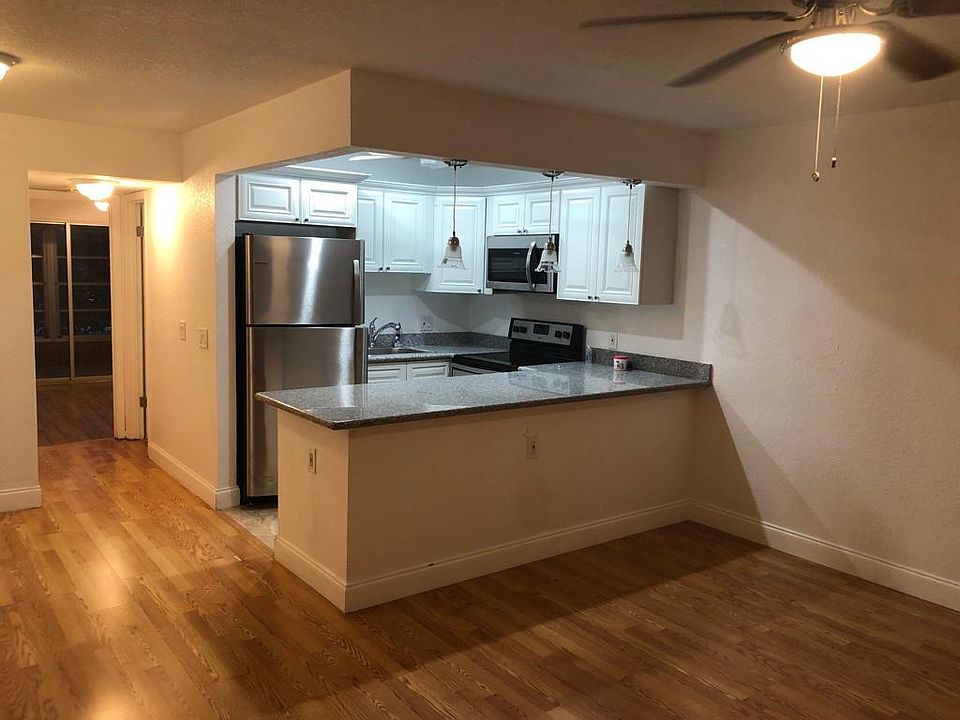 1st image of 331 Farnham Cres #P