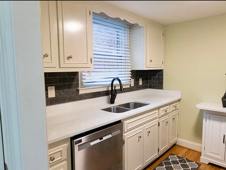 2905 Burch Ave #1 — Photo 16