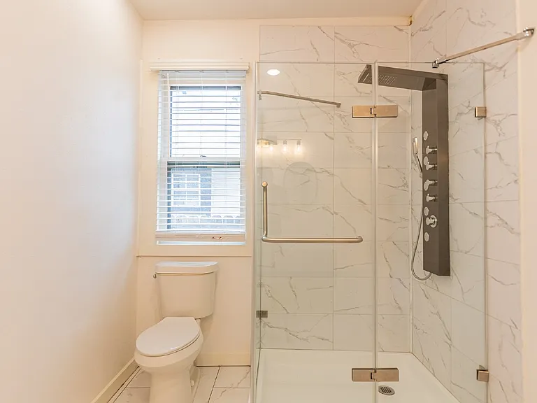 1010 Burnet St — Photo 24
