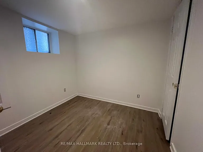 202 Heward Ave #LOWER — Photo 14