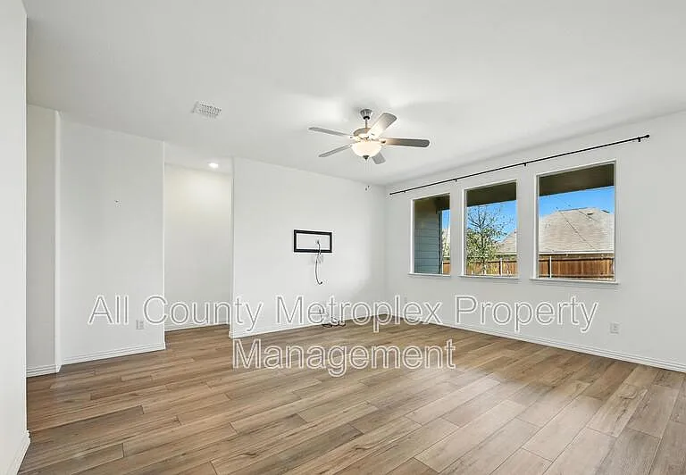 3008 Chinkapin Ln — Photo 9