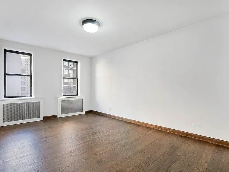 885 10th Ave #4A — Photo 7