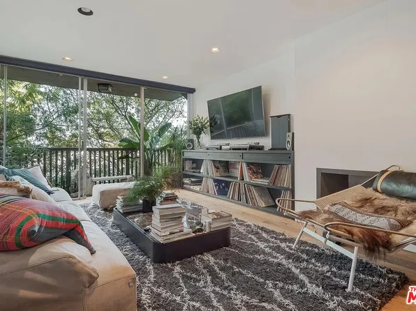 1134 Alta Loma Rd APT 212, West Hollywood, CA 90069