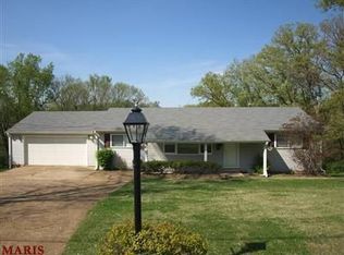 10055 Schuessler Rd, Saint Louis, MO 63128