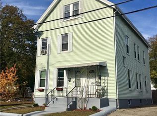 18 Saunders St, Pawtucket, RI 02860