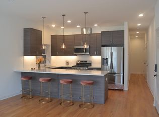 2432 W Erie St #1, Chicago, IL 60612