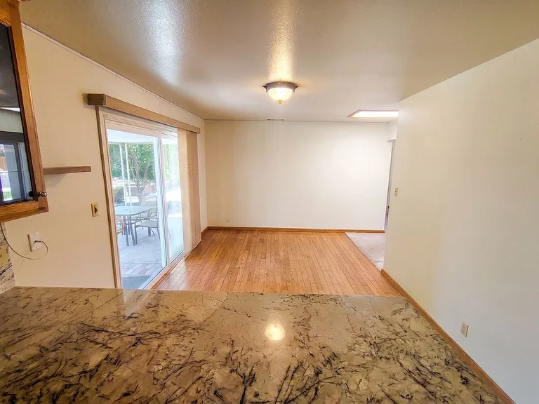 8525 Bandon Dr — Photo 4