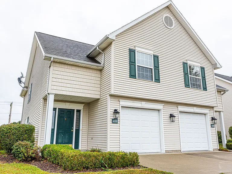 4650 Picadilly Cir — Photo 1