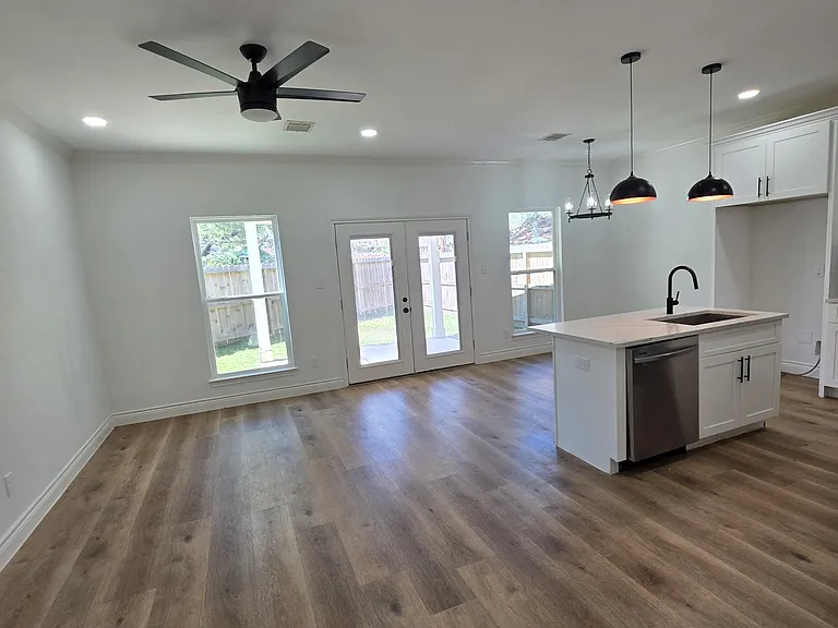105 N Creek Dr #A/B — Photo 6