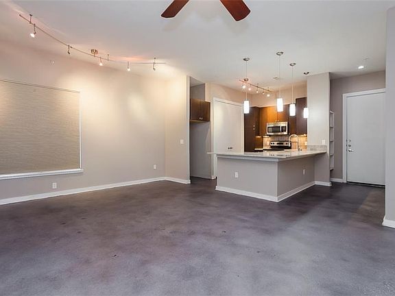 5th image of 2950 McKinney Ave APT 202