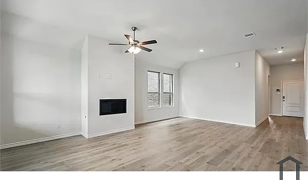 4 bed, 2065 sqft, $3,573 — Photo 2