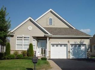 16 Tallman Ln, Somerset, NJ 08873