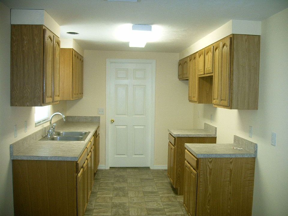 2nd image of 171 NE Poppy Way