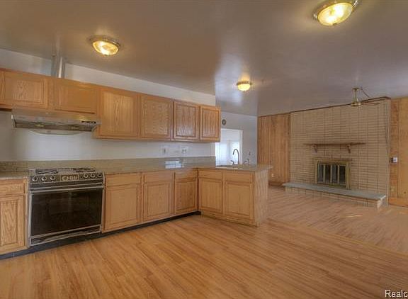 5th image of 33250 Hunter Ave