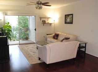 12128 Garden Ridge Ln UNIT 202, Fairfax, VA 22030