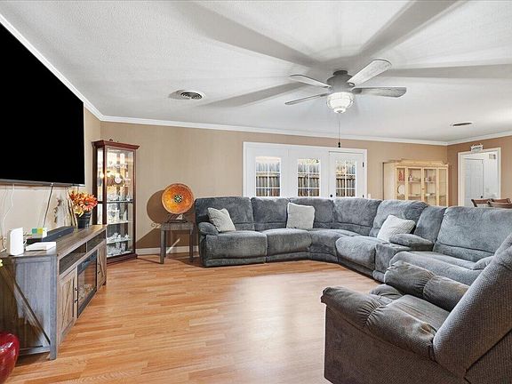 3rd image of 2529 52nd St