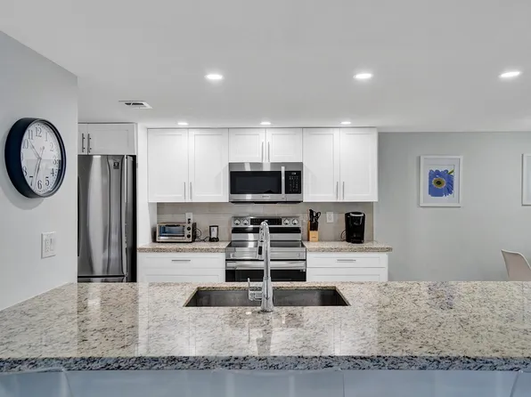 955 Dotterel Rd, Delray Beach, FL