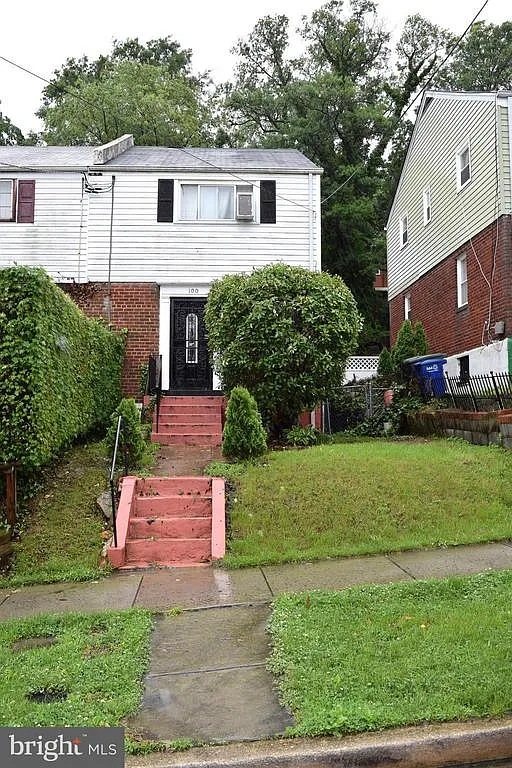 100 Elmira St SW photo 1