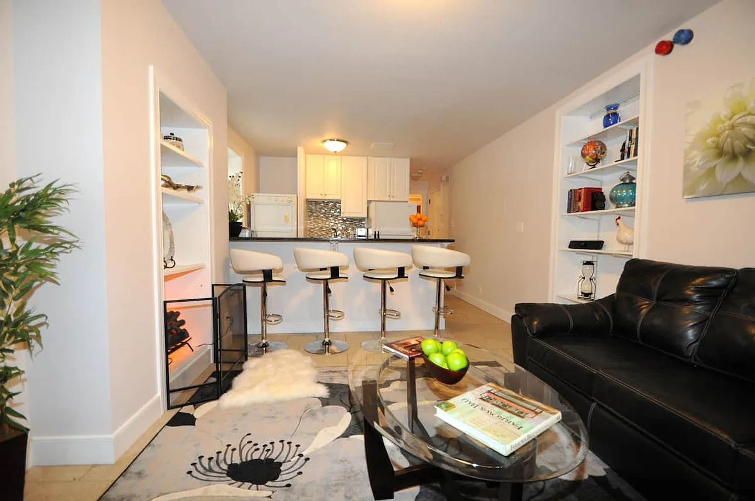 1 bed, 1.0 bath, 8611 sqft, $3,498 — Photo 1