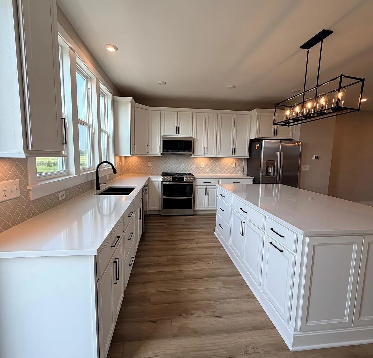 3 bed, 3.5 bath, 2144 sqft, $2,650 — Photo 2