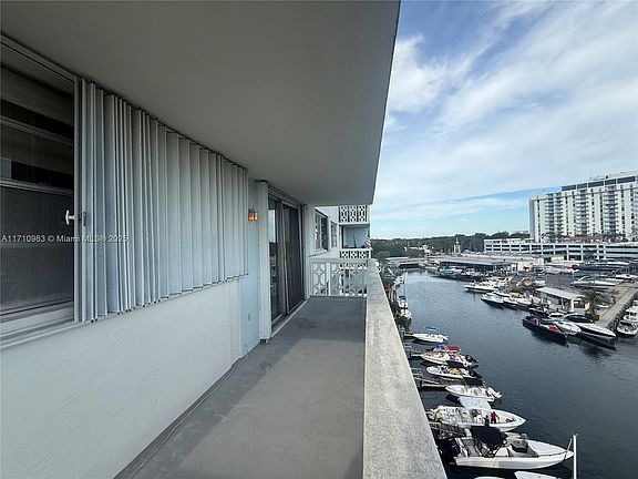 5th image of 13155 Ixora Ct APT 712
