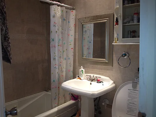 Rented by Joanna Minos, LREB | media 21