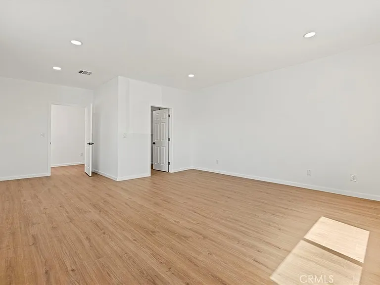 11549 Kagel Canyon St — Photo 17