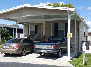 1362 Four Seasons Blvd, Tampa, FL 33613