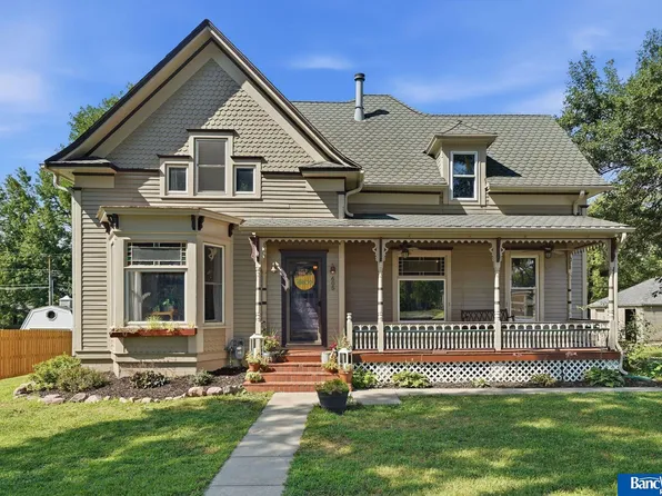 605 Illinois Pl, Palmyra, NE 68418