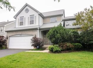 834 Adderly Ln, Gurnee, IL 60031