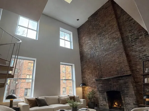 207 West 22nd Street image 1 of 7