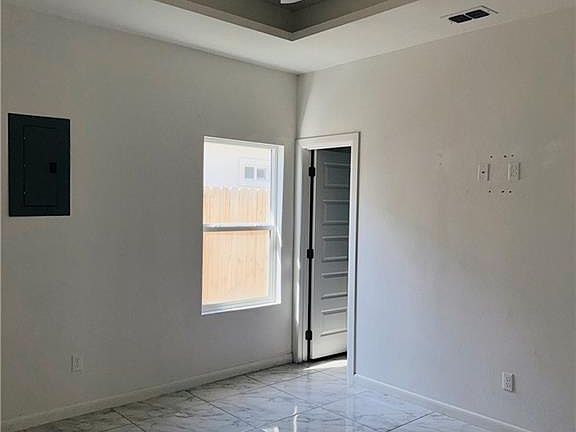 2nd image of 1405 S Yankton St #3