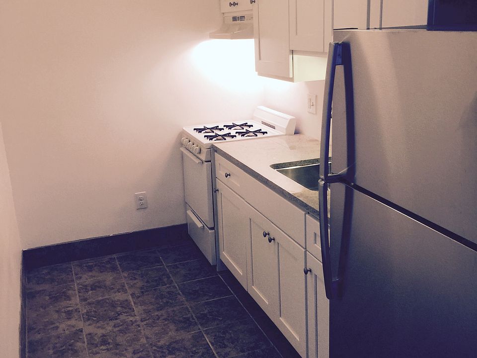Kitchen, gorgeous cabinets!