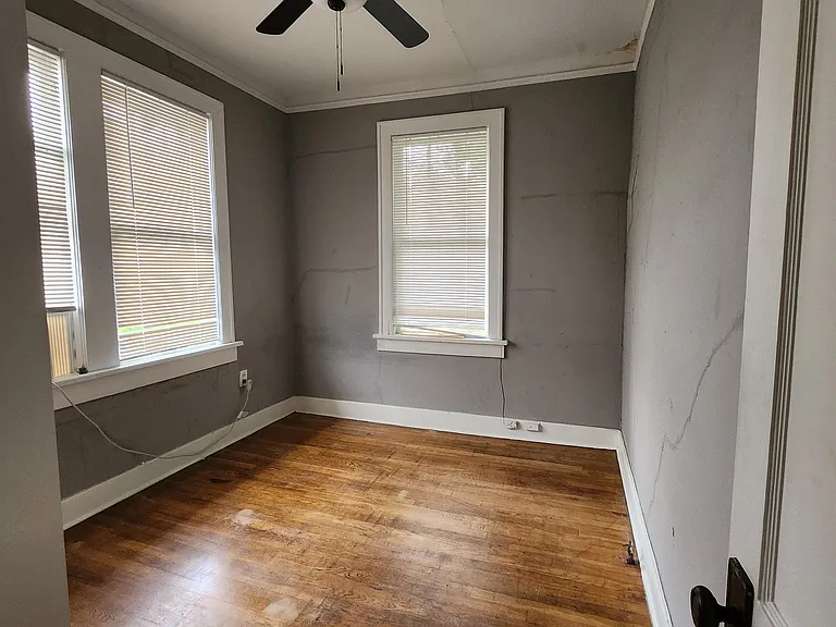 408 E 9th St #1/2 — Photo 4