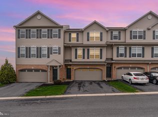 8 Jay Cir, Lemoyne, PA 17043