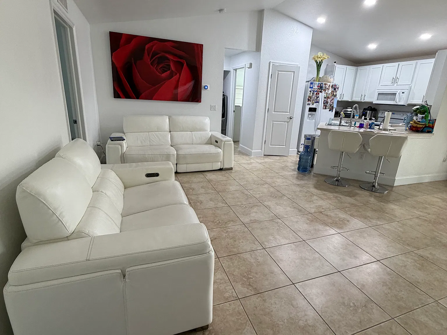 4 bed, 1337 sqft, $2,500 — Photo 4