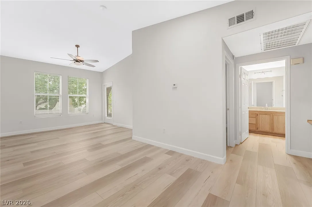 1 bed, 1.0 bath, 814 sqft, $1,350 — Photo 3