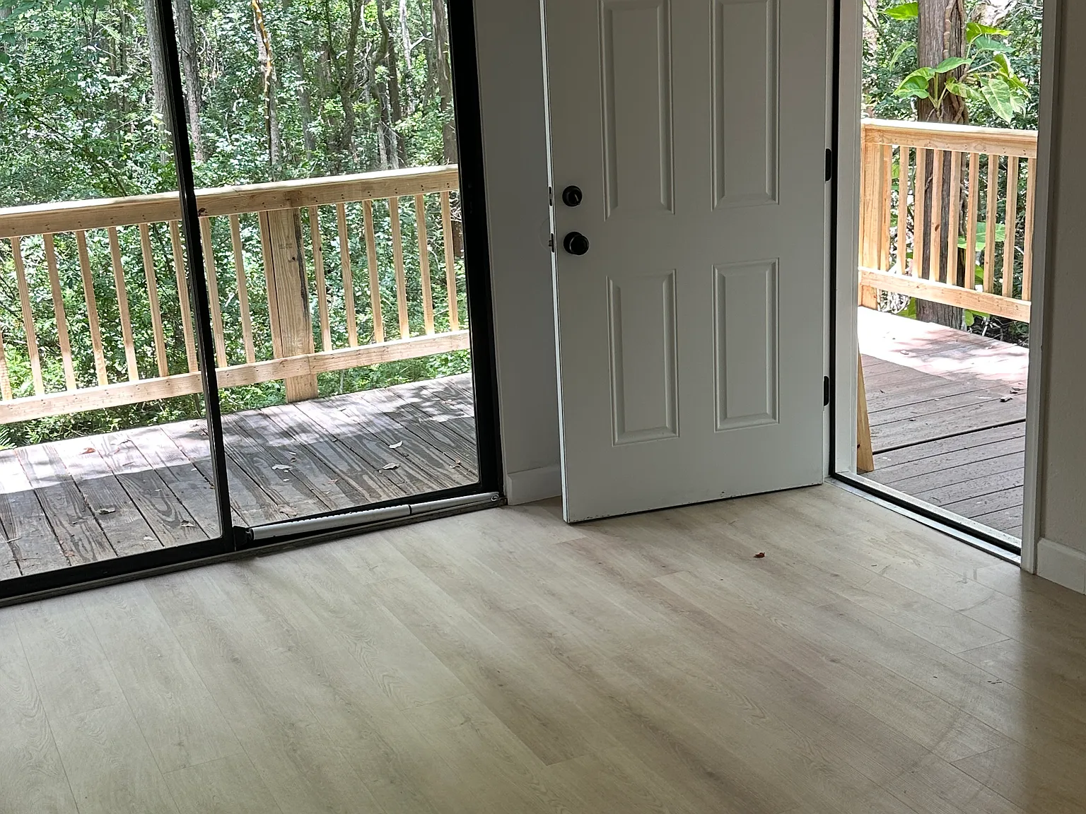 2 bed, 1.5 bath, 865 sqft, $1,950 — Photo 2