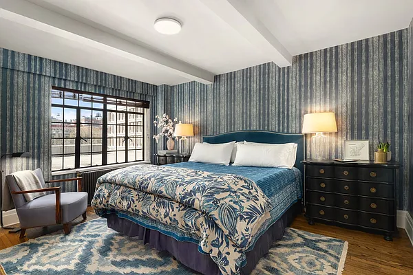 Sold by Compass | media 18