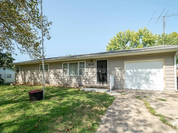 602 Warren St, Oskaloosa, KS 66066