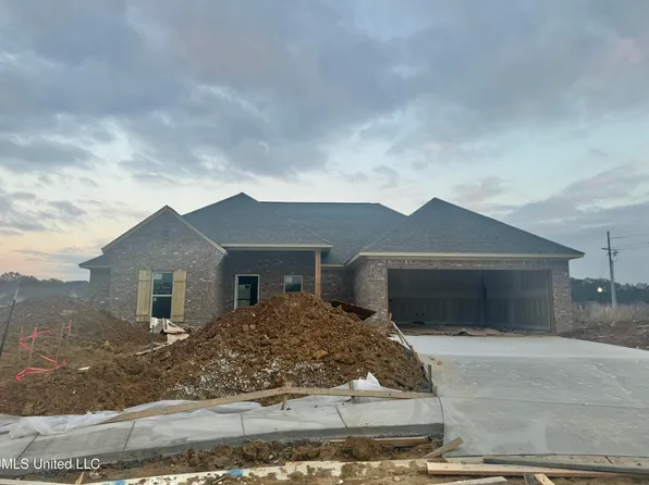 128 Southern Oak Way, Canton, MS 39046