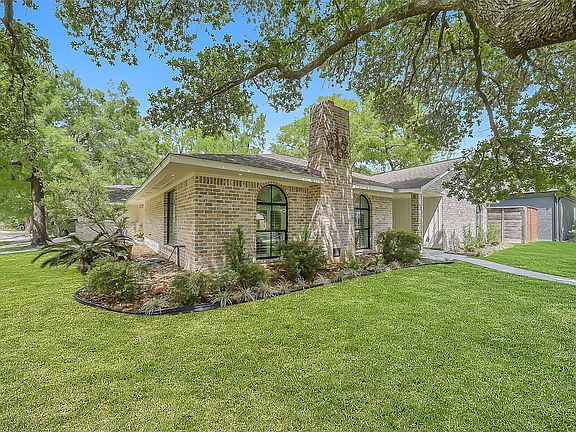 3rd image of 10726 Riverview Dr